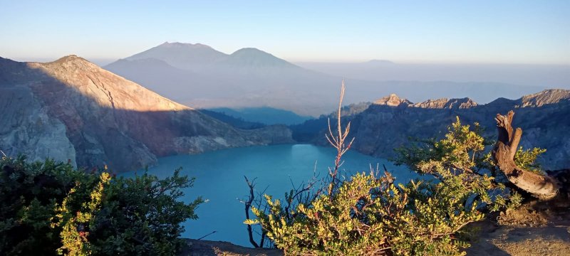 Bali to Bromo Savanna Sunset & Ijen Tour back to Bali 4D Bali trip to Java Island for Mount Bromo Tour, Bromo Savanna Tour, Bromo Sunset Tour & Ijen Tours  Bali trip to Java Island for Mount Bromo tour, Bromo savanna tour, Bromo sunset tour at Mentigen hill & Ijen tour with blue fire Ijen tours then back to Bali  Ijen to Bromo Tour
