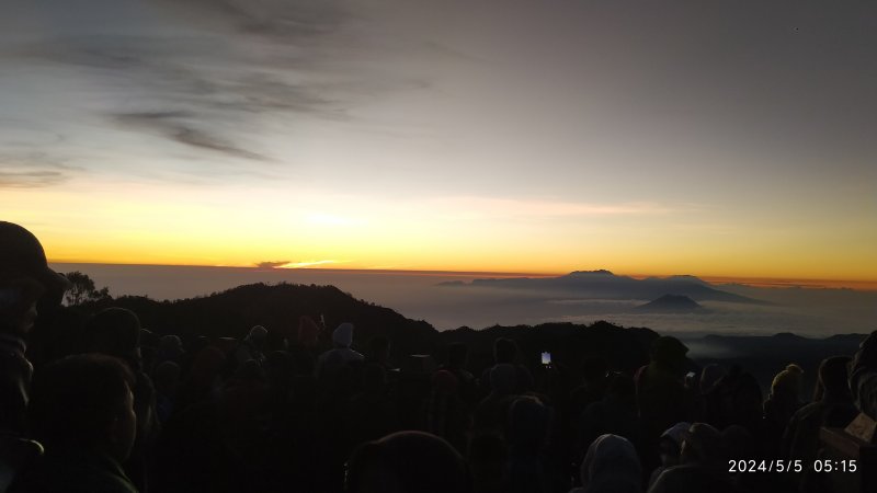 Banyuwangi to Ijen crater, Tumpak Sewu and Bromo tour to Malang/ Surabaya 3D Tour to Ijen blue fire, Tumpak Sewu waterfall and Bromo from Banyuwangi, - and end in Malang/ Surabaya A blue fire Ijen tour , Tumpak Sewu tour, and sunrise Bromo tour from Banyuwangi, - and then end in Malang/ Surabaya within 3 days 2 nights travel package  Ijen to Bromo Tour