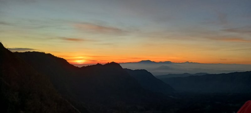 Adventure tour to Jomblang and Pindul cave - Bromo Ijen tours, to Bali 3D Adventure tour to Jomblang and Pindul cave - Bromo Ijen tours, to Bali 3D Adventure tour in Jomblang and Pindul cave of Yogya,- take a train  to do Bromo tours, Ijen crater tours, then to Bali in 3 days 2 nights holiday trip package Ijen to Bromo Tour