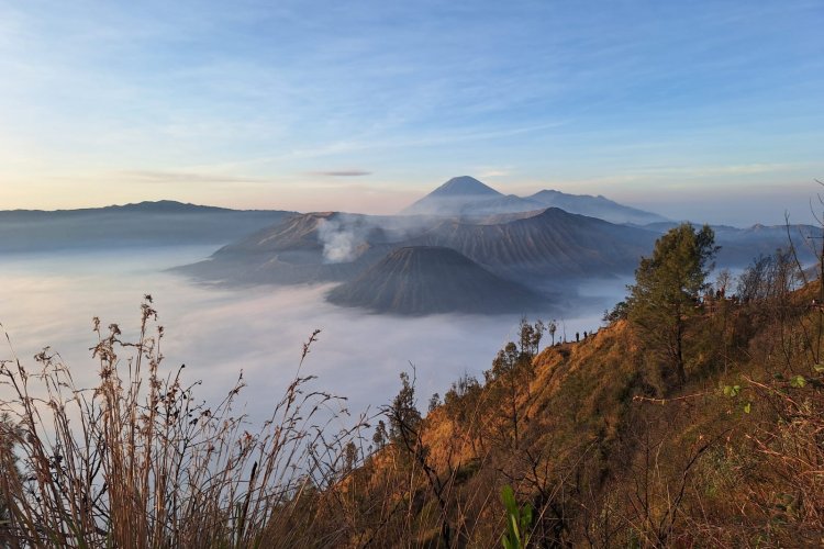 Cheap price of vacation trip from Bali to Ijen and Bromo tour, then a take train to Yogyakarta 3D2N Cheap price of vacation trip from Bali to Ijen and Bromo tour, then finish in Yogyakarta 3D Cheap price of vacation trip from Bali to Ijen Bromo tour, then finish in Yogyakarta by a train for best Ijen crater and Mount Bromo tour within 3 days travel Ijen to Bromo Tour