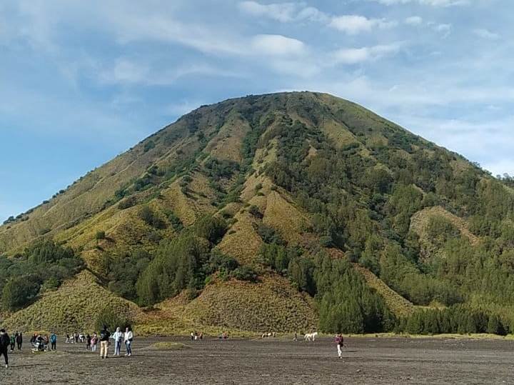 Night Bromo Tours Savannah by Motocross Ijen Bali 3D Malang or Surabaya for Bromo Sunrise Tours, Savannah Motocross Tours & Ijen Crater Tours then to Bal Java dventure tour package from Malang or Surabaya for Bromo Sunrise Tours, Savannah Motocross Tours, Ijen Crater Tours with blue fire ijen tour & to Bali Ijen to Bromo Tour