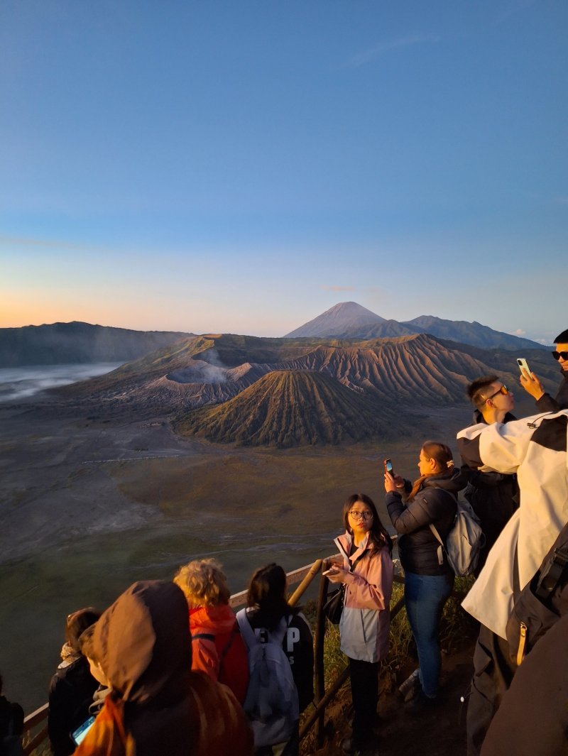 Special Bromo tour from Jogjakarta combines with the Jomblang cave tour 4D Overland Java trip from Yogyakarta for Special Bromo tour combines with the Jomblang cave tour in 4 days Overland Java travel for 4 days 3 nights trip from Yogyakarta for Special Bromo tour combines with the Jomblang cave tour and end in Surabaya or Malang  Ijen to Bromo Tour