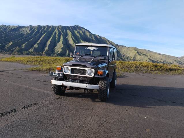 Surabaya to Bromo Savannah Ijen Paragliding Batu 4D Surabaya to Bromo Tours, Bromo Savannah Tours, Ijen Blue Fire Tours, Paragliding Batu & back to Sura Adventure tour package in East Java from Surabaya to Bromo Tours, Bromo Savannah Tours, Ijen Blue Fire Tours, Paragliding Batu & back to Surabaya Ijen to Bromo Tour