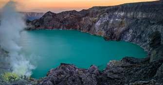 Bali travel to Ijen to Bromo tour includes visiting savannah 3D,- return Ijen to Bromo Tour