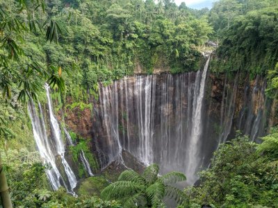 Surabaya to Bromo sunrise tours, enjoy Tumpak Sewu waterfall tours, Ijen blue fire tours & back to S Ijen to Bromo Tour