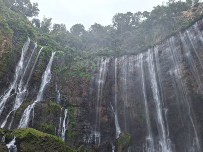 Yogya optional tour and to Tumpak Sewu, Ijen crater, Mount Bromo,- end in Surabaya/ Malang 4D Ijen to Bromo Tour