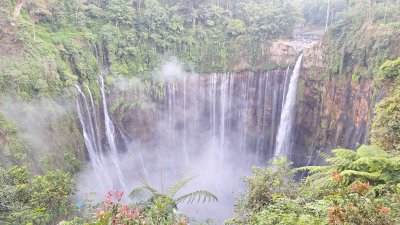 Mt Bromo and Tumpak Sewu Tour from Yogya with a train,- then end in Bali 2D Ijen to Bromo Tour